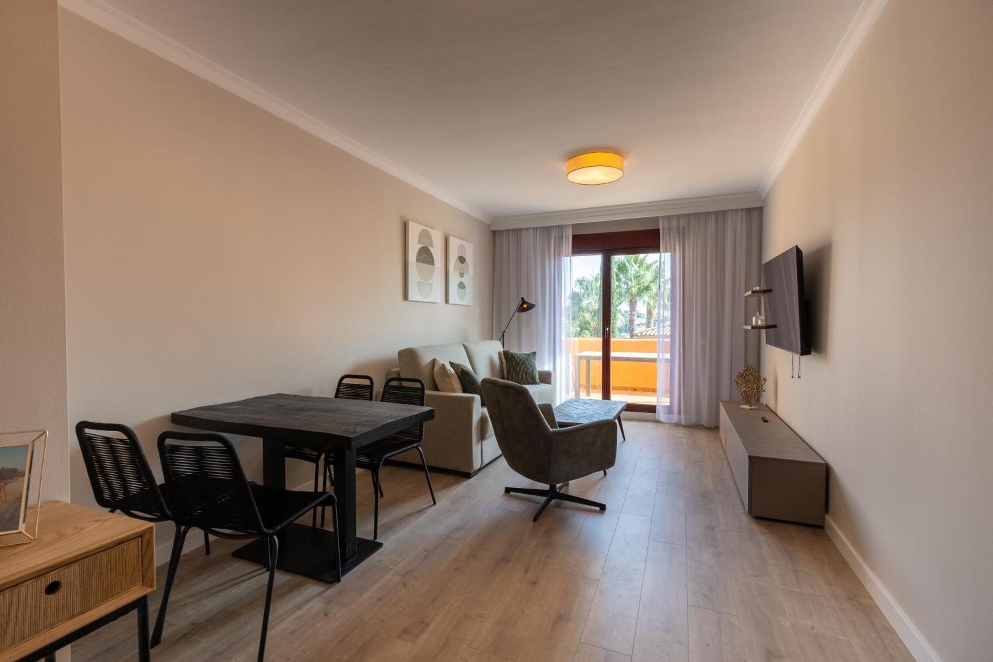 Royal Marbella Golf Apartment Estepona